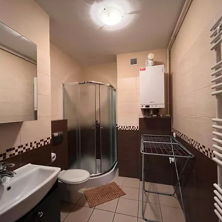 Apartmán Komfortowy W Ustroniu, 57m2, Dwie Sypialnie, Darmowy Ogrodzony Parking, Osobna Kuchnia, Blisko Czantoria I Szlaki Piesze *